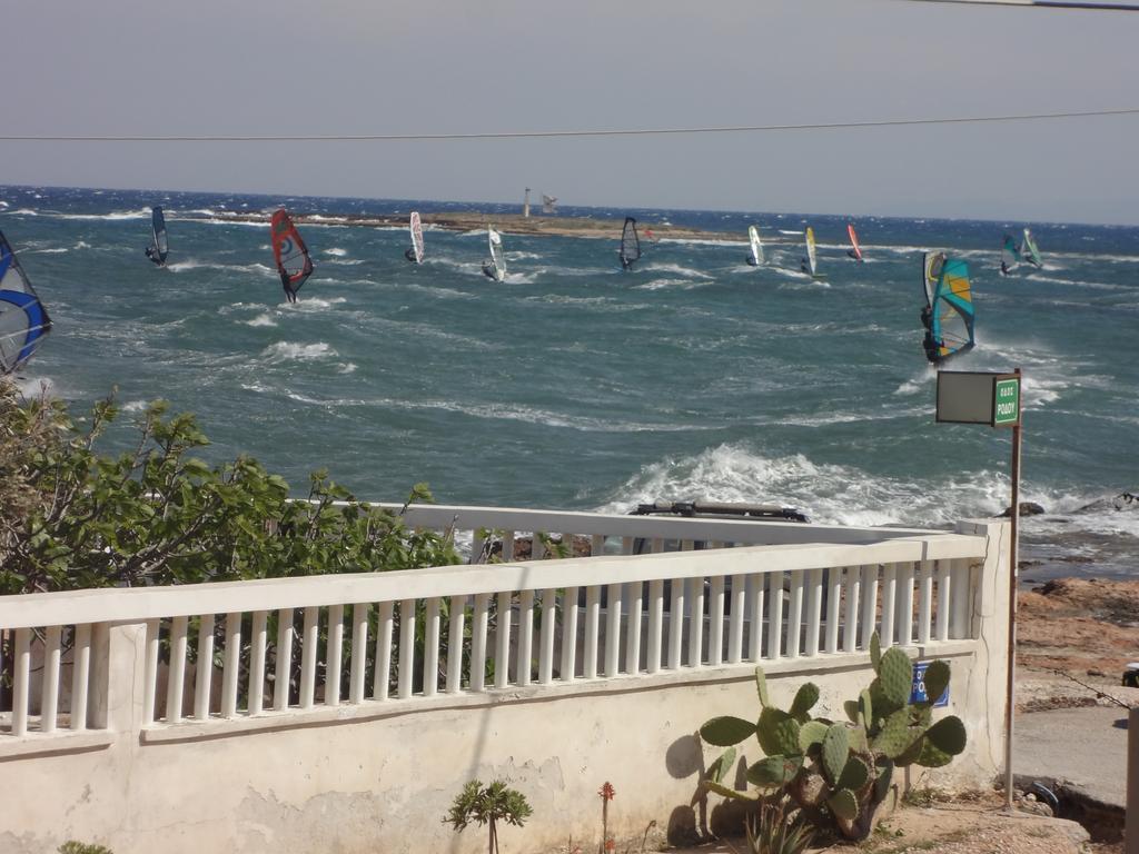 Surf House Villa Artemida  Buitenkant foto