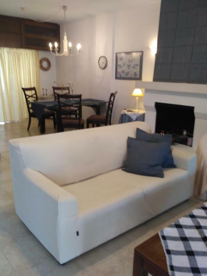 Surf House Villa Artemida  Buitenkant foto